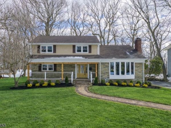 27 Hunterdon Blvd, Berkeley Heights, NJ 07974