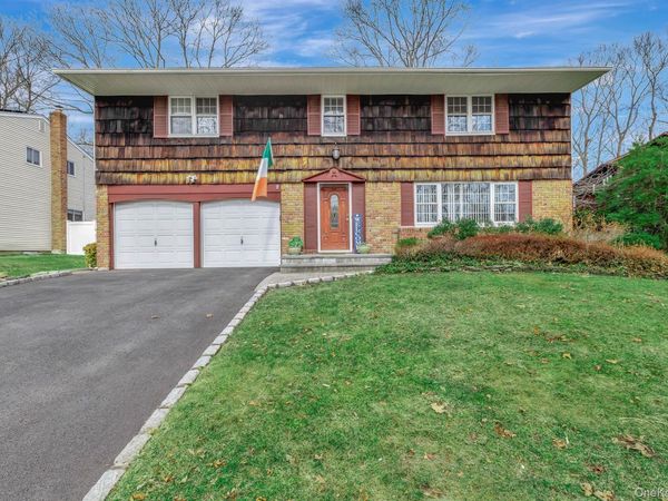 61 Hurtin Boulevard, Smithtown, NY 11787