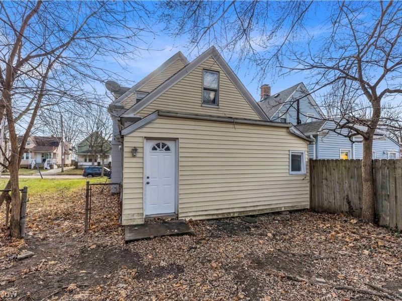 11930 Geraldine Avenue, Cleveland, OH 44111 Photo 3