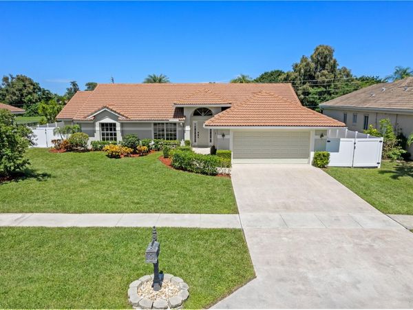 7598 Fairway Trail, Boca Raton, FL 33487