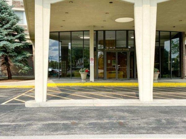 40 N Tower Road , Unit 7L, Oak Brook, IL 60523