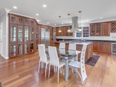 6529 FAIRLAWN DRIVE , MCLEAN, VA 22101