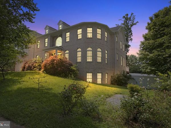 6529 FAIRLAWN DRIVE, MCLEAN, VA 22101