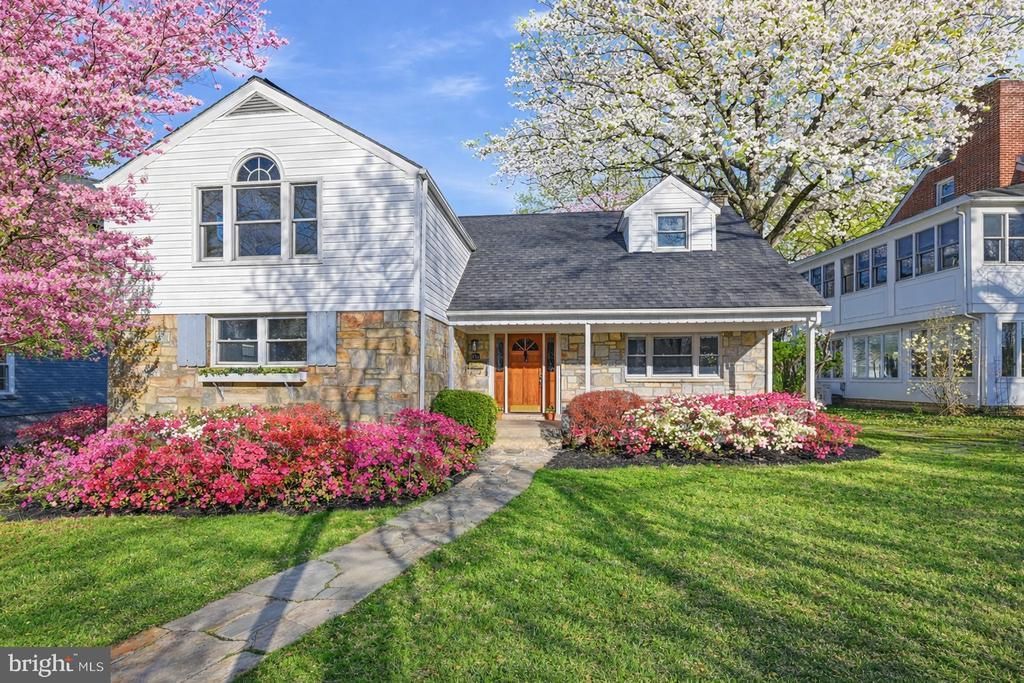 833 Fontaine Street, Alexandria, VA 22302 Main Photo