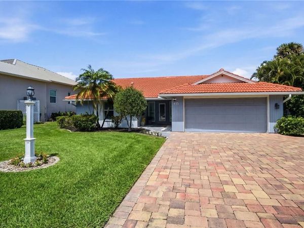 455 Bayside AVE, NAPLES, FL 34108