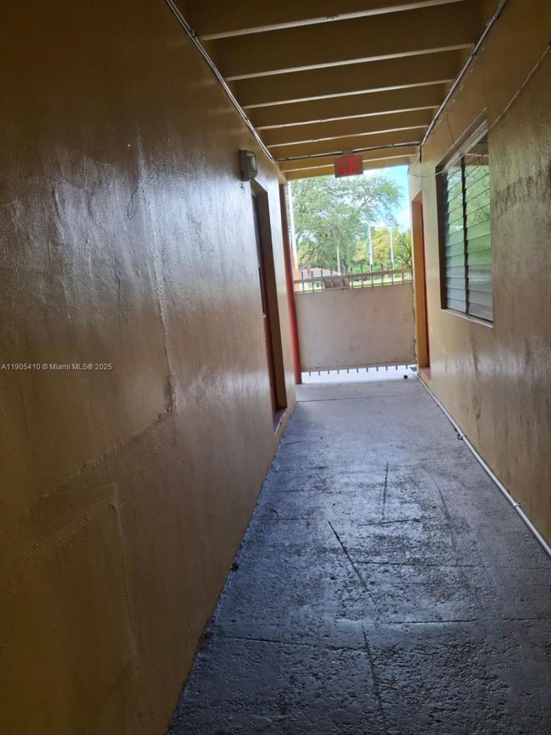 12195 W Dixie Hwy 1b Hwy, Unit 1b, North Miami, FL 33161 Photo