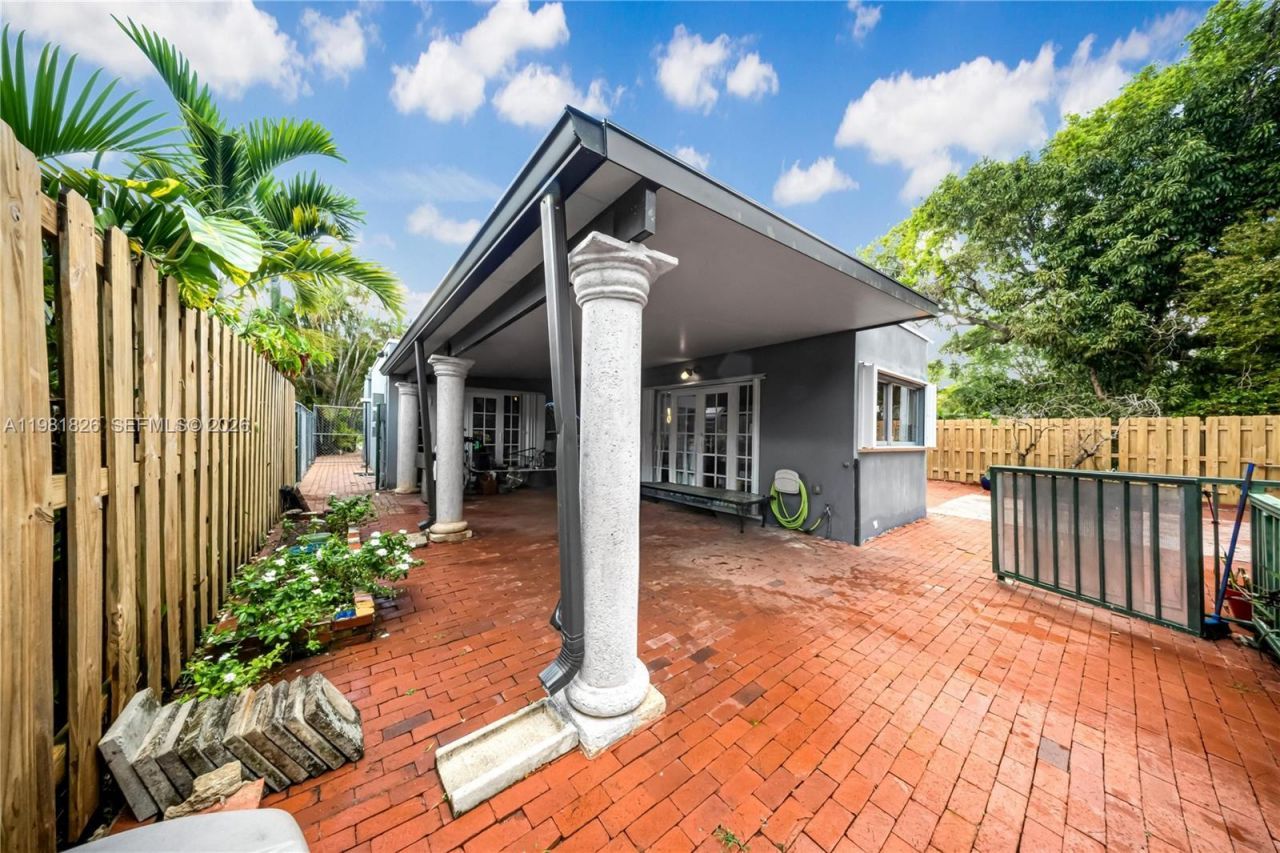 5747 SW 55th St, Miami, FL 33155 Photo