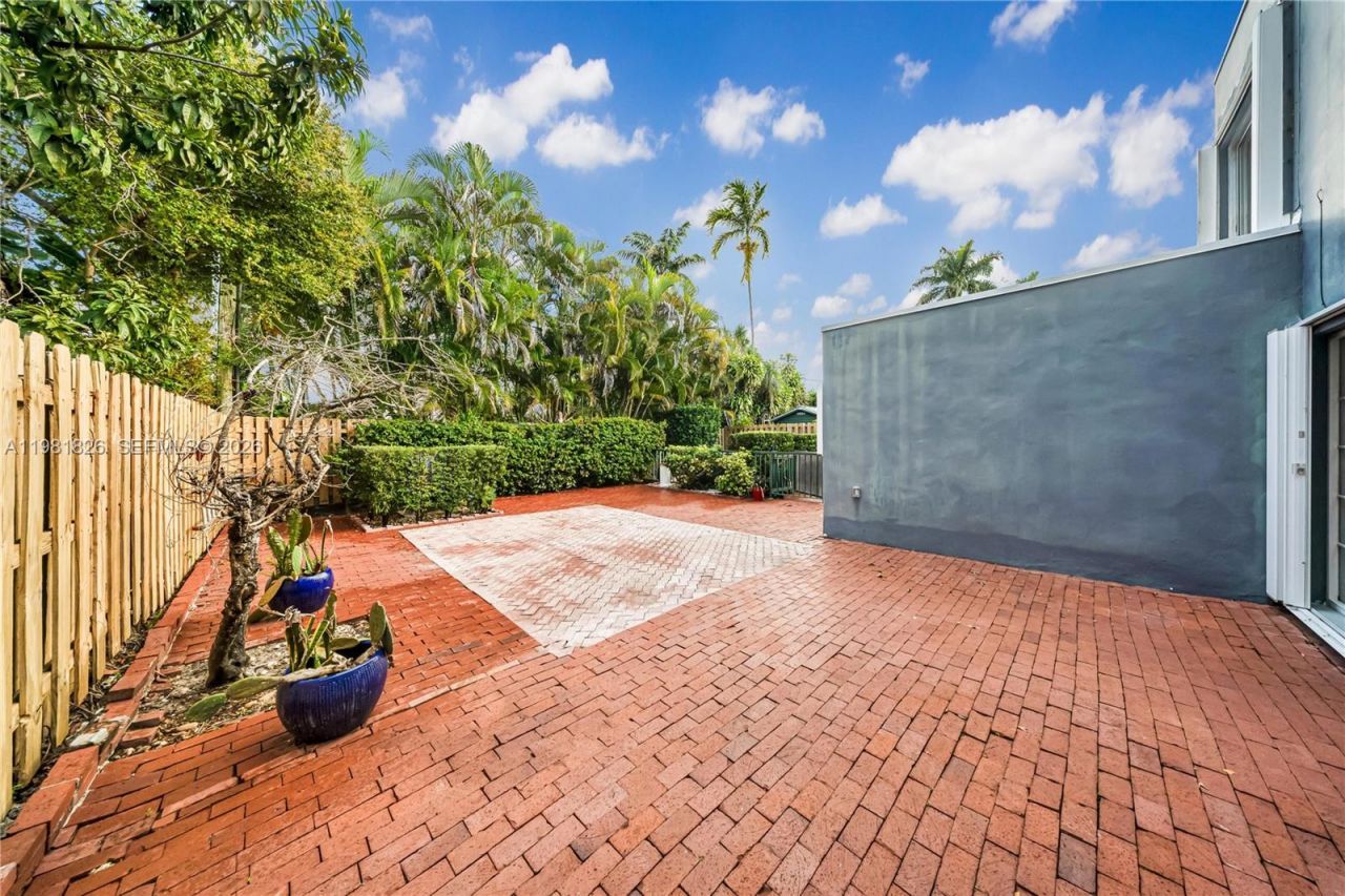 5747 SW 55th St, Miami, FL 33155 Photo