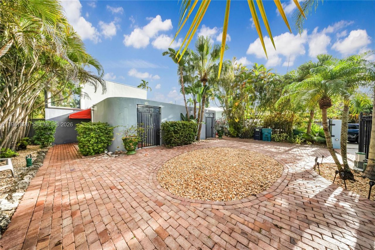 5747 SW 55th St, Miami, FL 33155 Photo