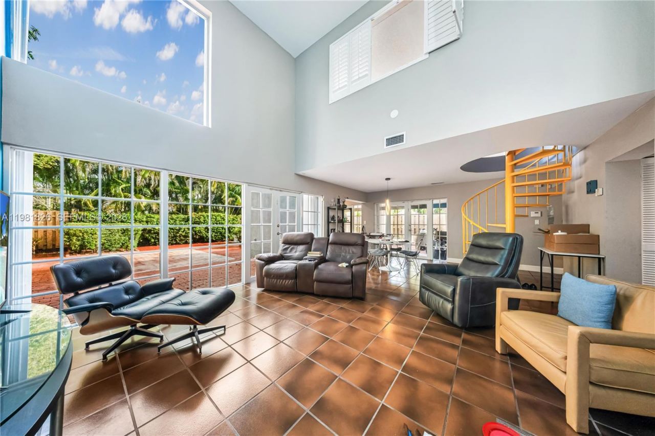 5747 SW 55th St, Miami, FL 33155 Photo