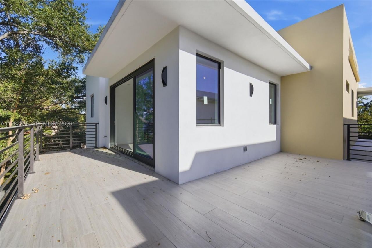 3545 Florida Ave , Miami, FL 33133 Photo