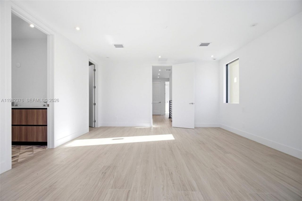 3545 Florida Ave , Miami, FL 33133 Photo