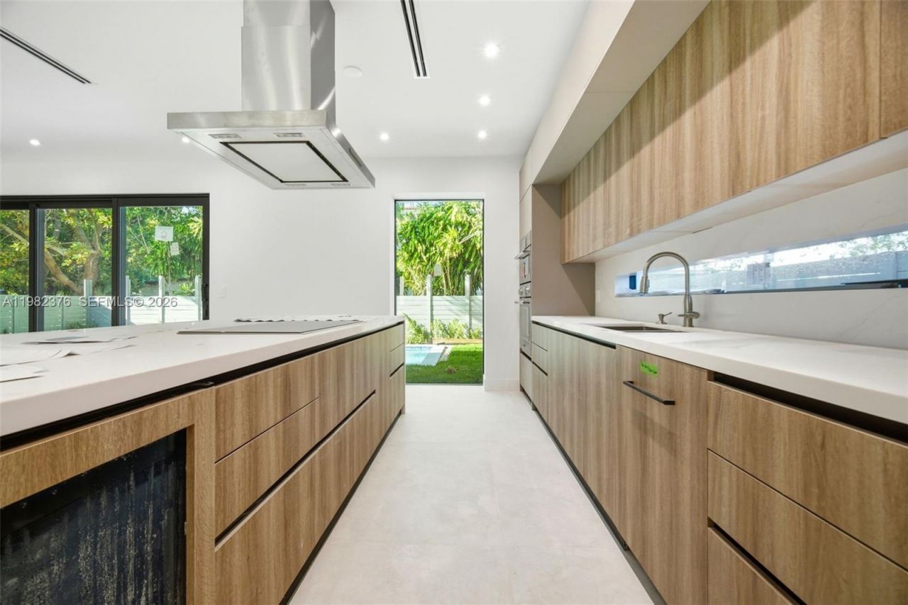 3545 Florida Ave , Miami, FL 33133 Photo