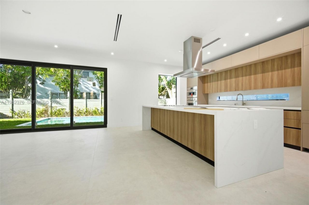 3545 Florida Ave , Miami, FL 33133 Photo