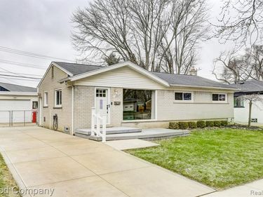 1303 Sycamore Drive, Rochester Hills, MI 48307