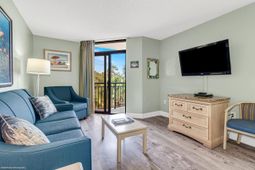 201 77th Ave. N photo 4