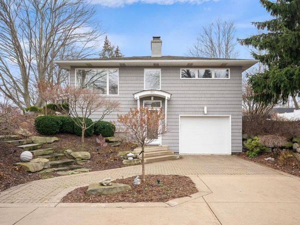 90 S Water Street, Douglas, MI 49406