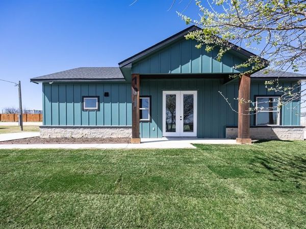 101 Sparrow Drive, Azle, TX 76020