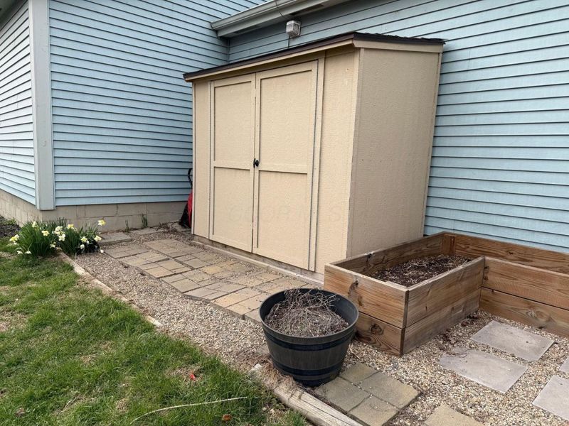 652 Academy Drive, Galloway, OH 43119 Photo 17