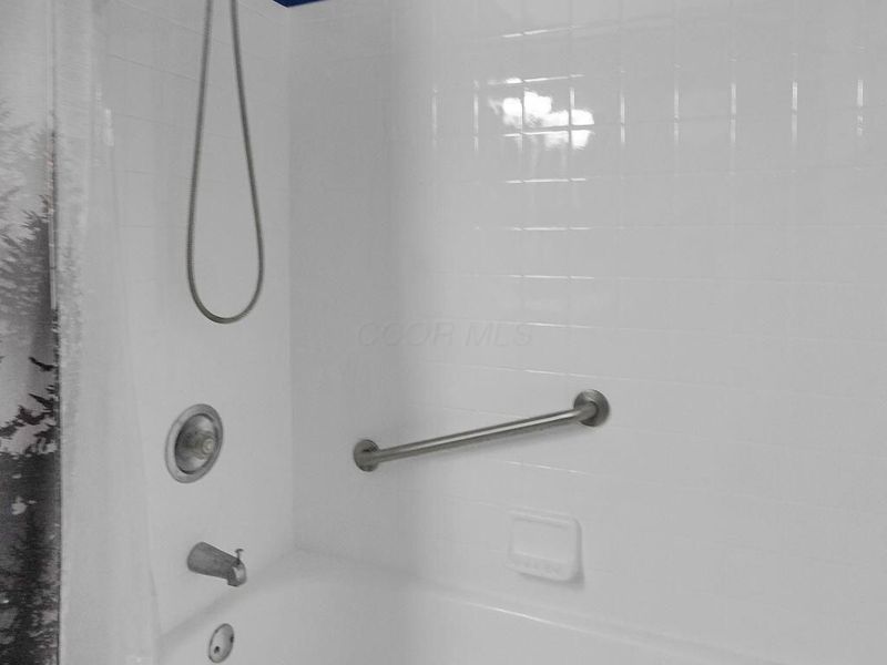 652 Academy Drive, Galloway, OH 43119 Photo 24