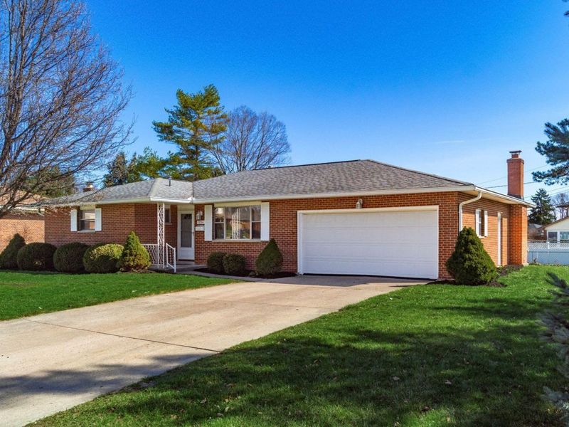 1234 Bradshire Drive , Columbus, OH 43220 Photo 1