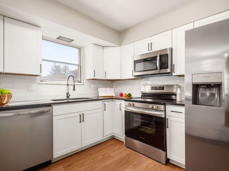 1234 Bradshire Drive , Columbus, OH 43220 Photo 17