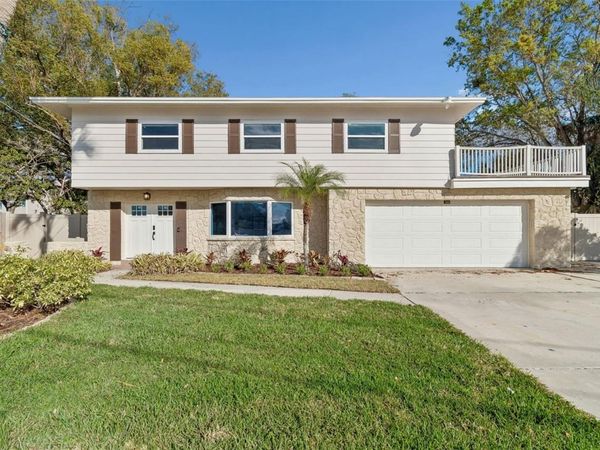 8402 BOXWOOD DRIVE, TAMPA, FL 33615