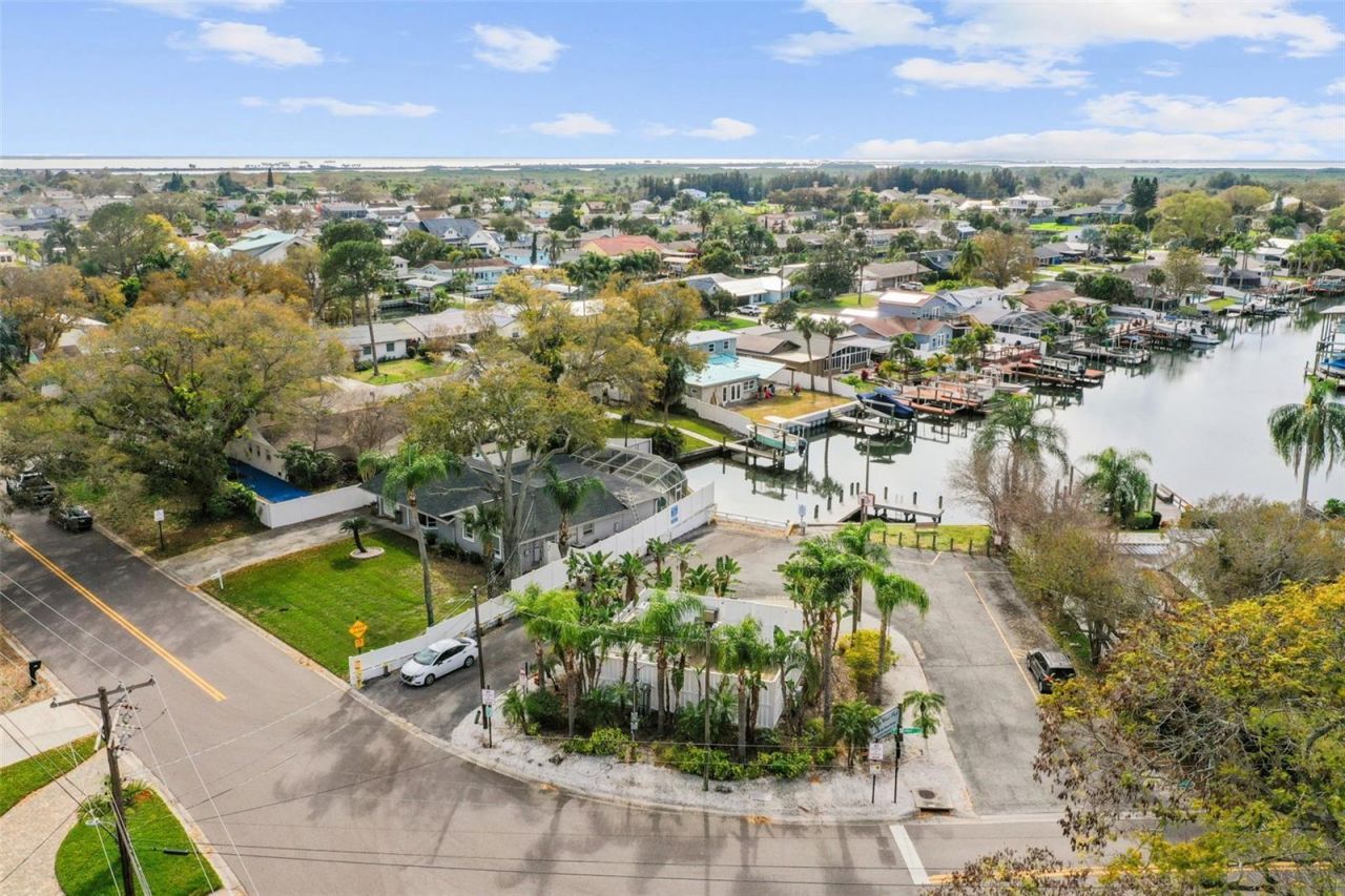 8402 Boxwood Drive, Tampa, FL 33615 Photo