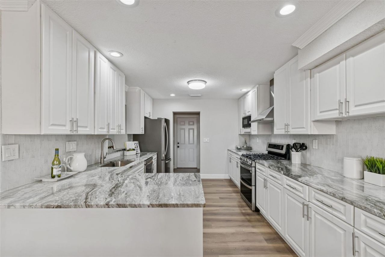 8402 Boxwood Drive, Tampa, FL 33615 Photo