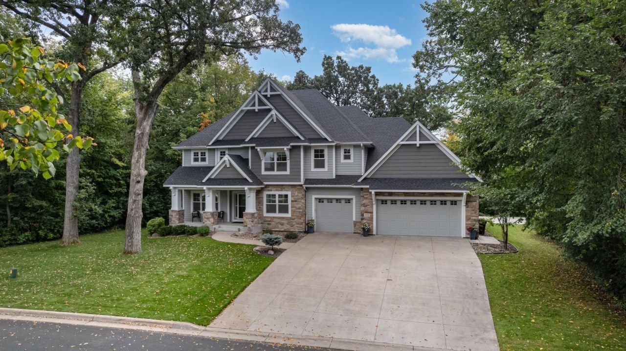 1410 Woodlands Court SE, New Prague, MN 56071