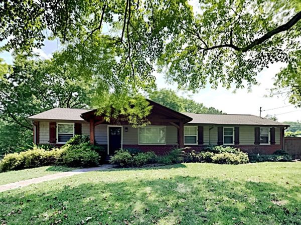 534 Whispering Hills Dr, Nashville, TN 37211