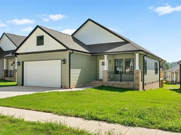 152 Washington St , Dalton, GA 30721