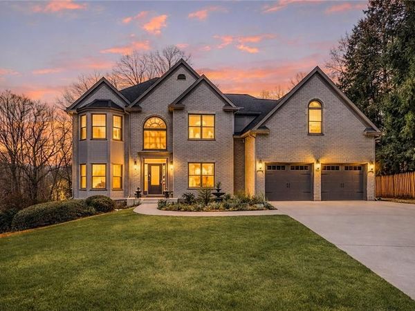 702 Greenway Trace, Woodstock, GA 30189