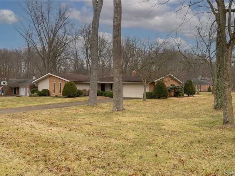 494 Towncrest Drive, Beavercreek, OH 45434 Photo 3