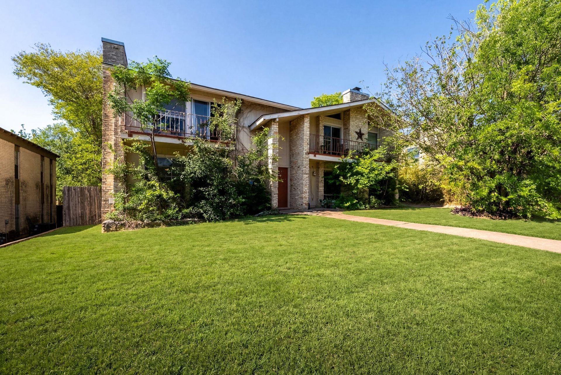 1909 Woodland Ave, Austin, TX 78741 Main Photo