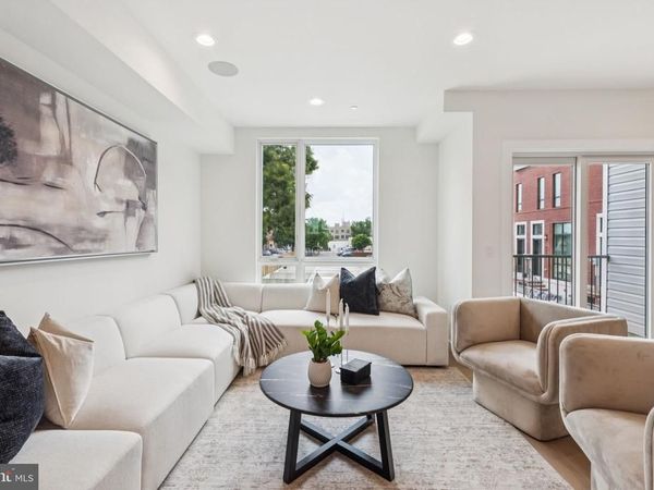 610 N BRENNA WALK , PHILADELPHIA, PA 19123