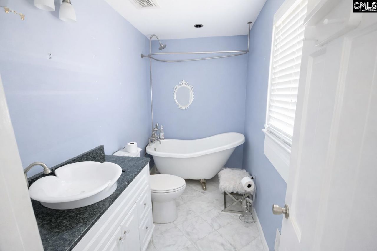 548 Westlawn Road Photo 11