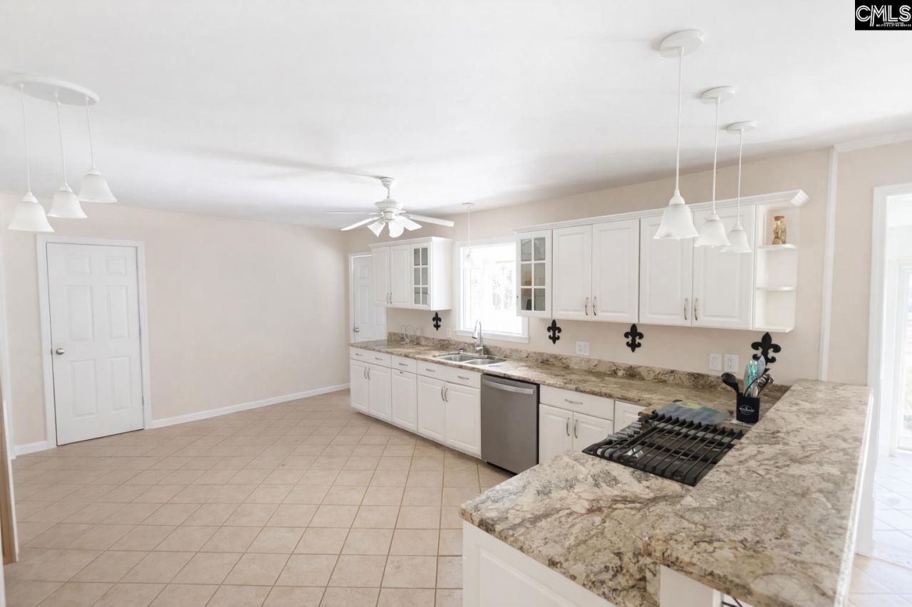 548 Westlawn Road Photo 8