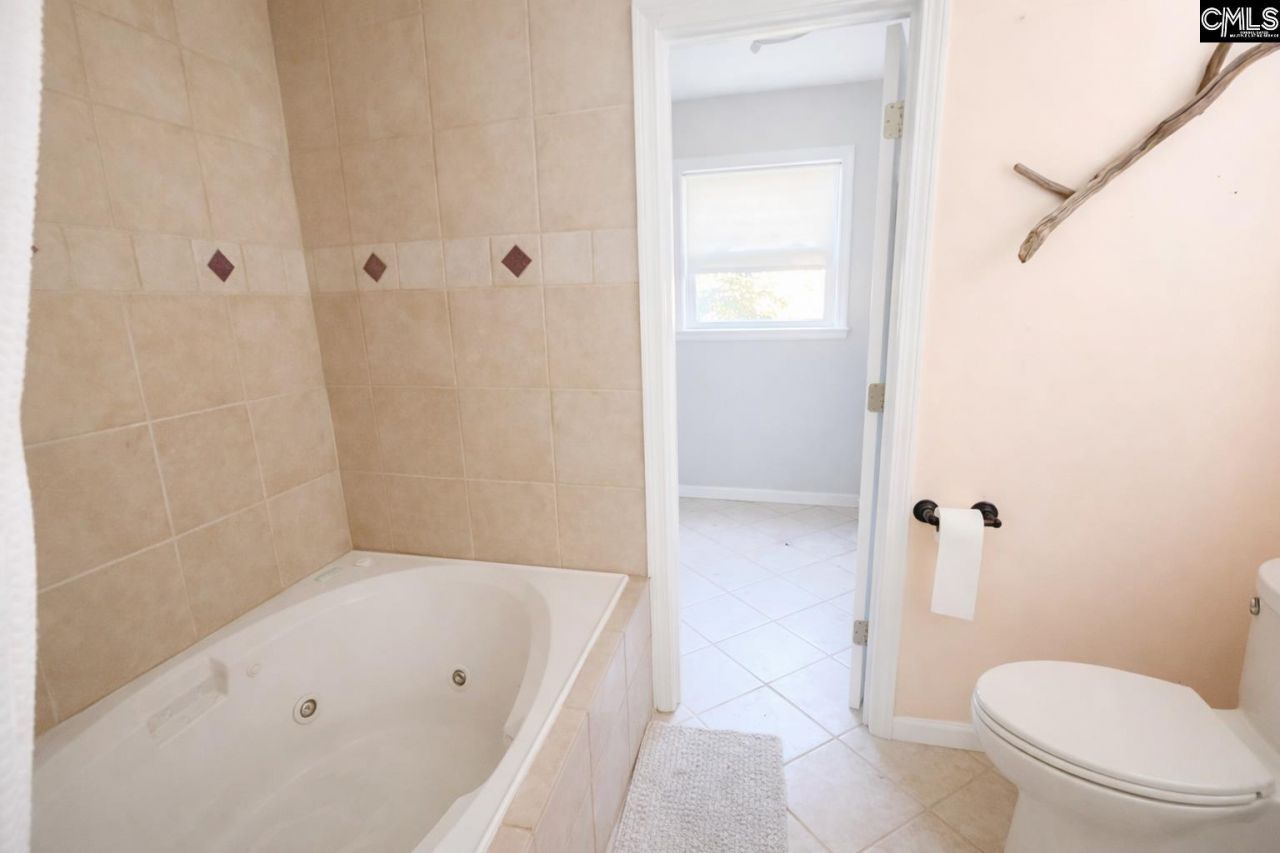 548 Westlawn Road Photo 9