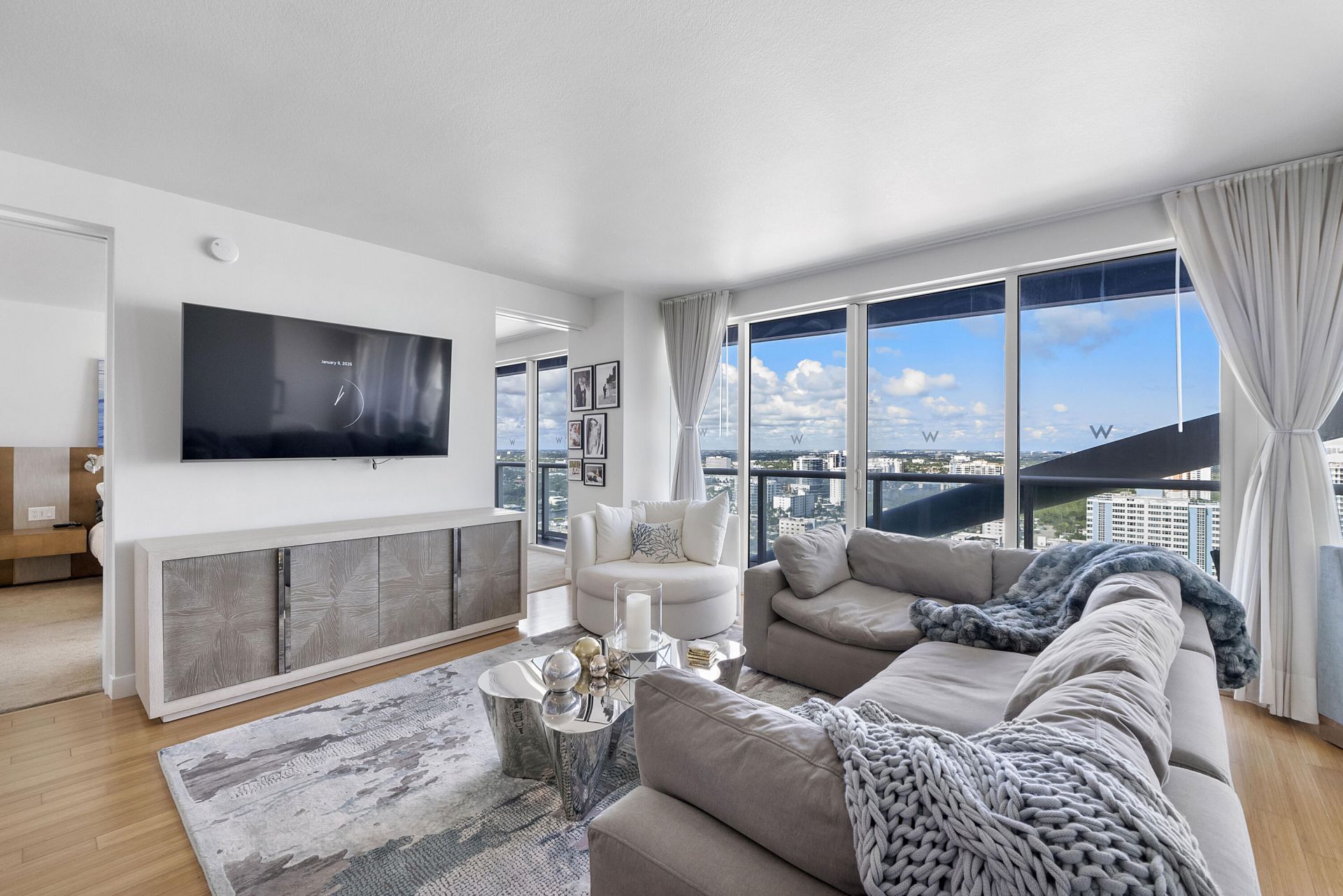 3101 Bayshore Drive, Unit 2406, Fort Lauderdale, FL 33304 Photo