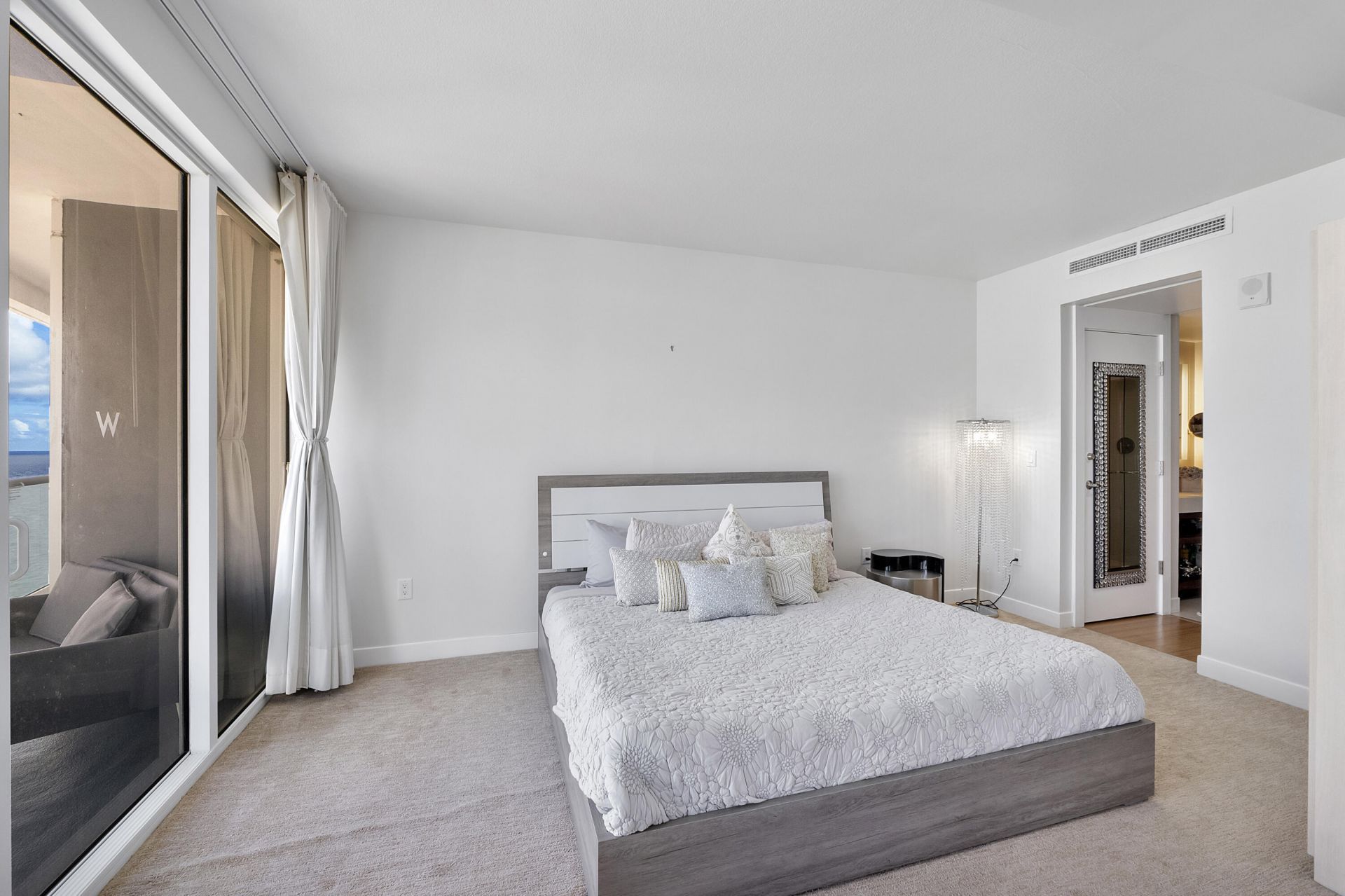 3101 Bayshore Drive, Unit 2406, Fort Lauderdale, FL 33304 Photo