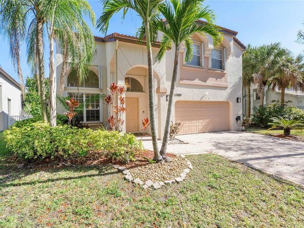 15883 NW 11th Street, Pembroke Pines, FL 33028