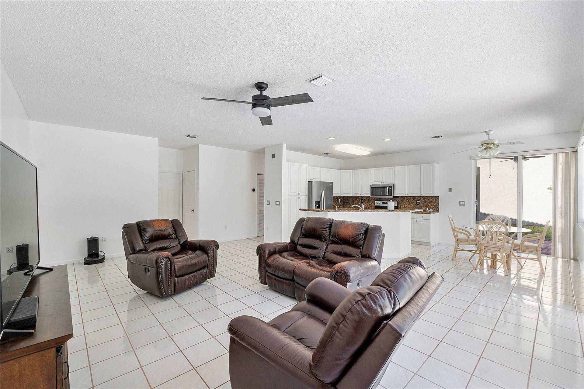 15883 NW 11th Street, Pembroke Pines, FL 33028 Photo