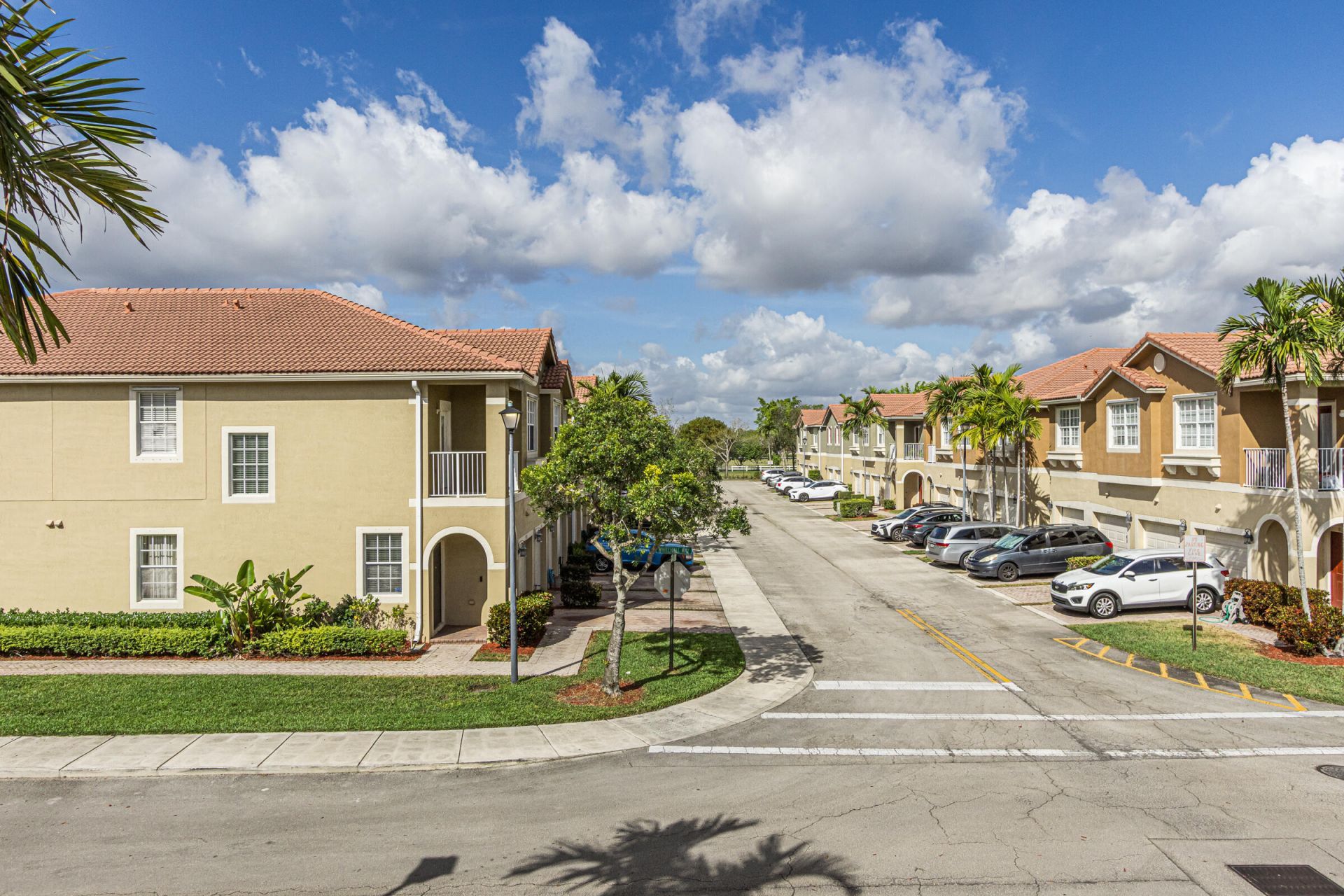 5869 Hampton Hills Boulevard, Tamarac, FL 33321 Photo