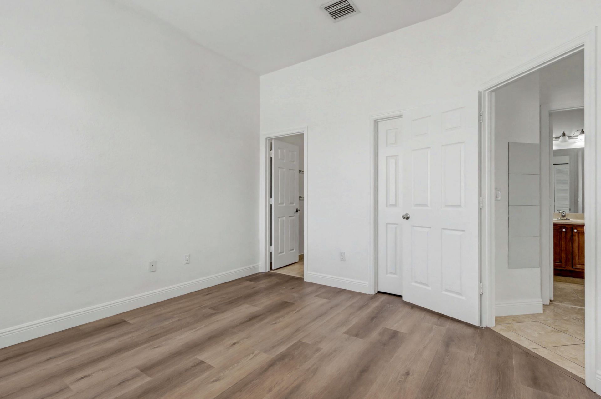 5869 Hampton Hills Boulevard, Tamarac, FL 33321 Photo