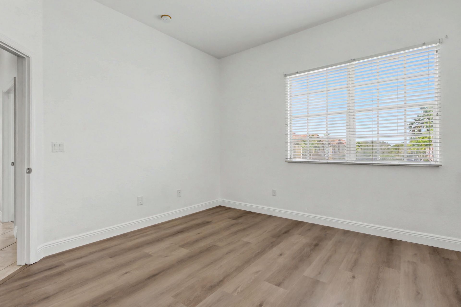 5869 Hampton Hills Boulevard, Tamarac, FL 33321 Photo