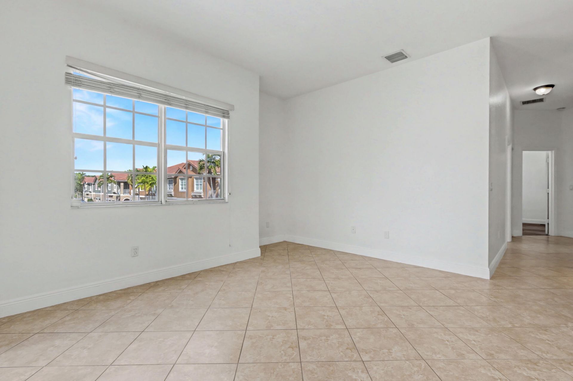 5869 Hampton Hills Boulevard, Tamarac, FL 33321 Photo