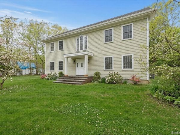 368 Main Street , Setauket, NY 11733