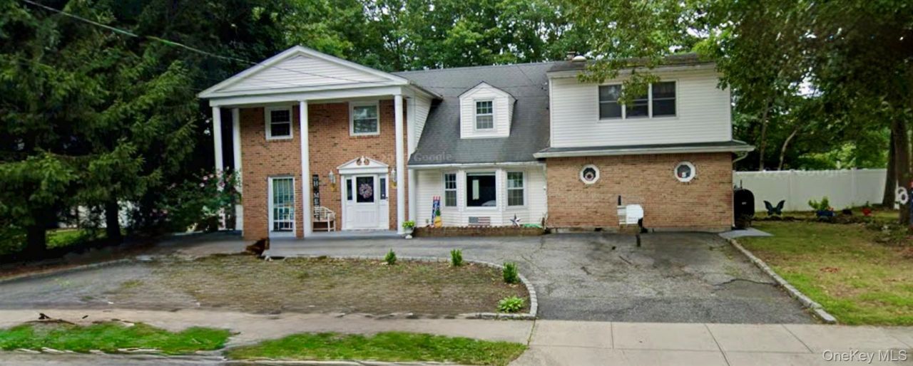 83 Nostrand Avenue Port Jefferson Station, NY 11776