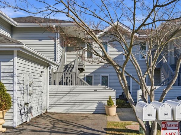 909 Fenway Road , Saint James, NY 11780